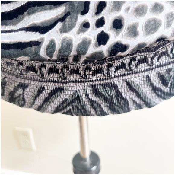 Hale Bob Burnout Velvet Tunic Dolman Sleeve Black Size Small V-Neck Animal Print - Picture 14 of 15